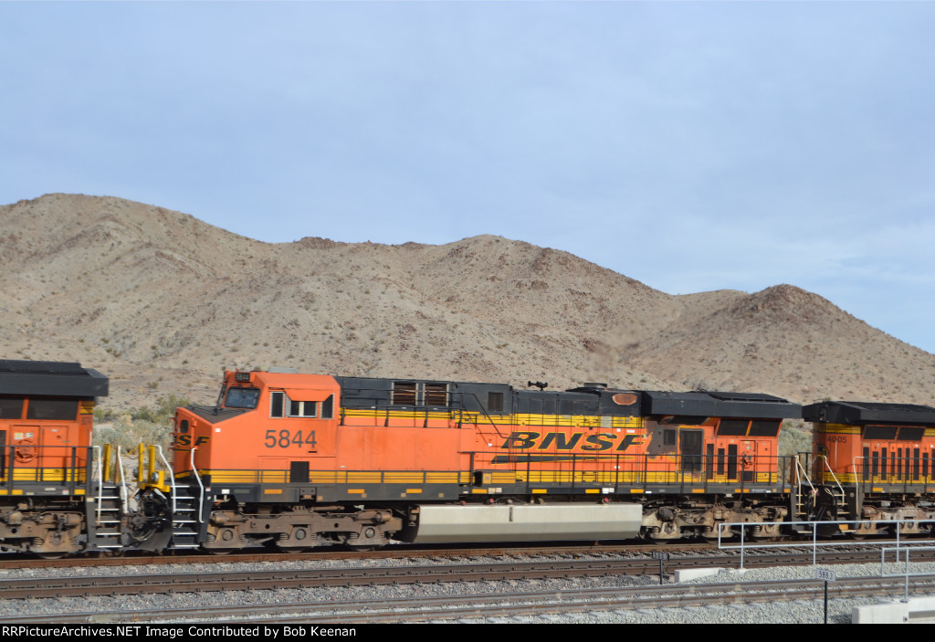 BNSF 5844